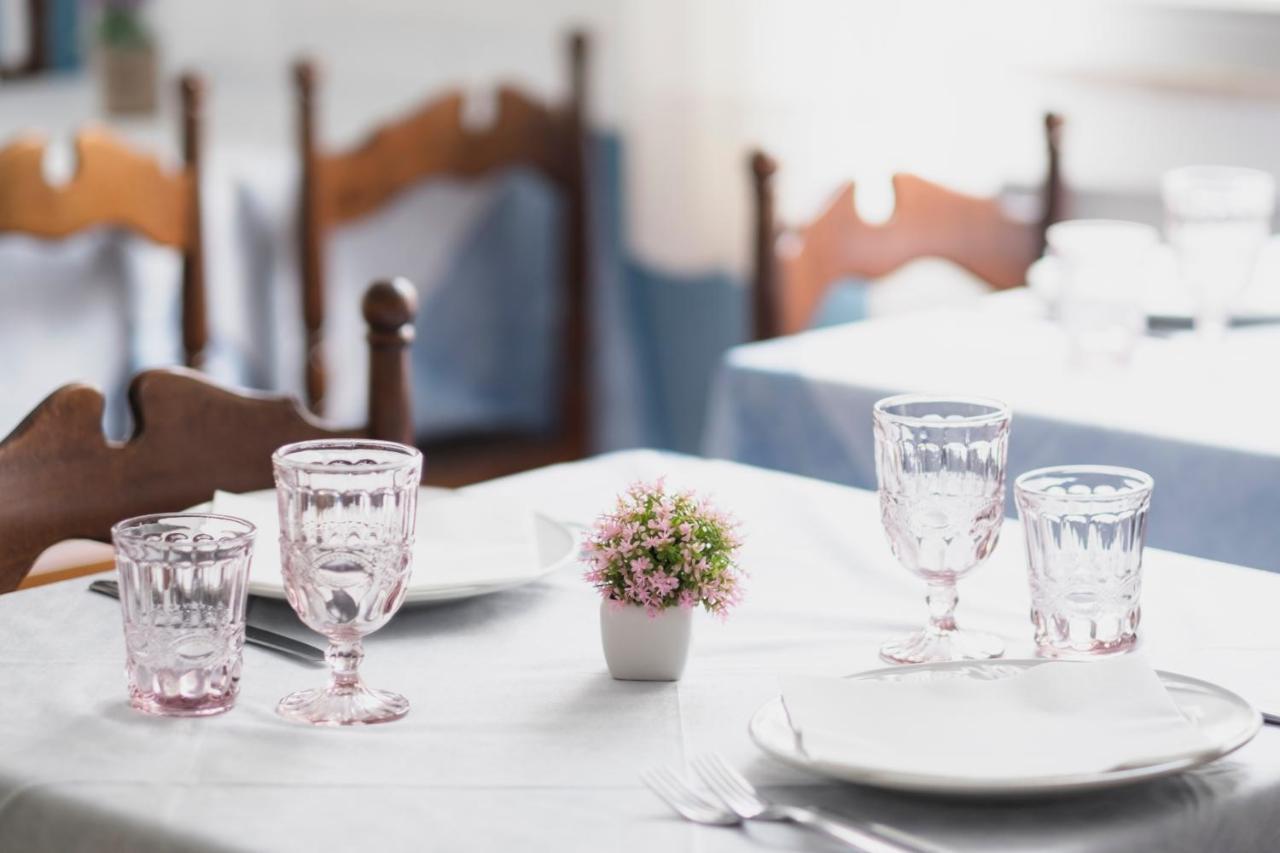 Hotel Cheri Римини Экстерьер фото