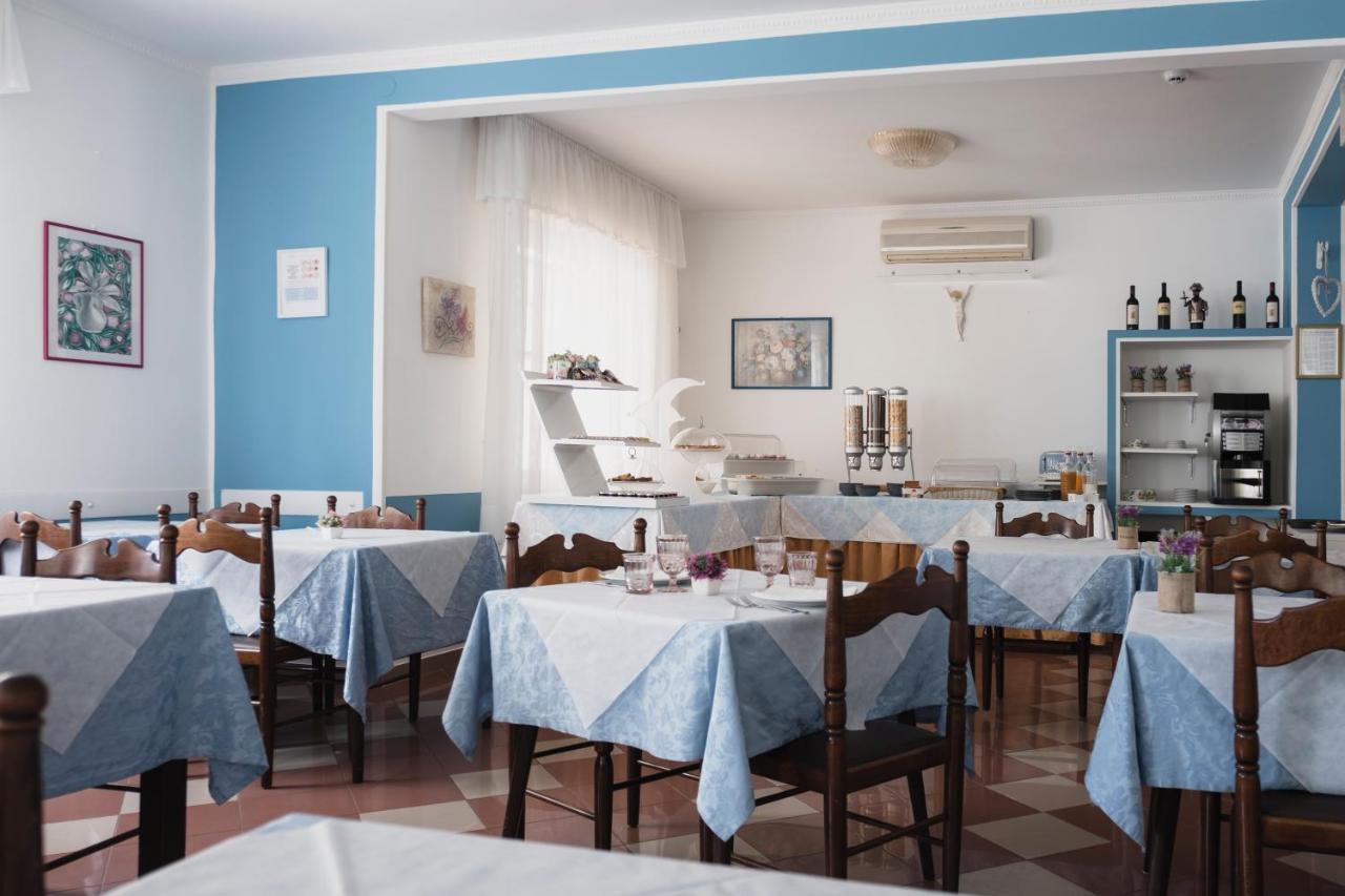 Hotel Cheri Римини Экстерьер фото